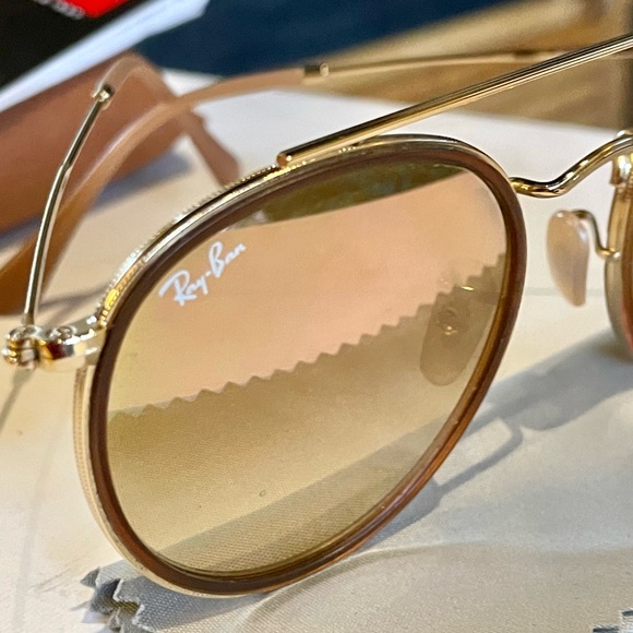 New W/O tags___ Ray-Ban Sunglasses. - Picture 3 of 5